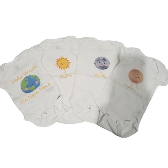 Gerber Baby Monthly Milestone 13 Onesis Set NB to 12 Months Planets Theme - Picture 4 of 9